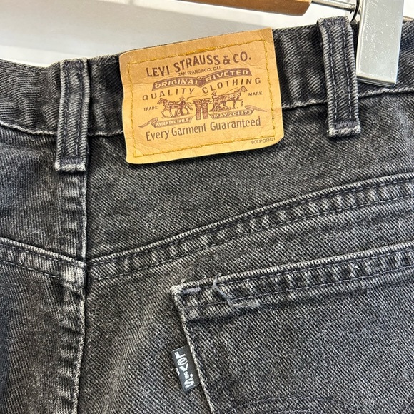 Black Levi's Baggy Jeans - Picture 2 of 3
